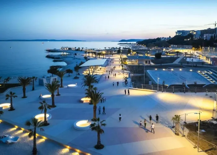 Del Mar Apartment, Two Bedrooms, Beachfront Appartement Split