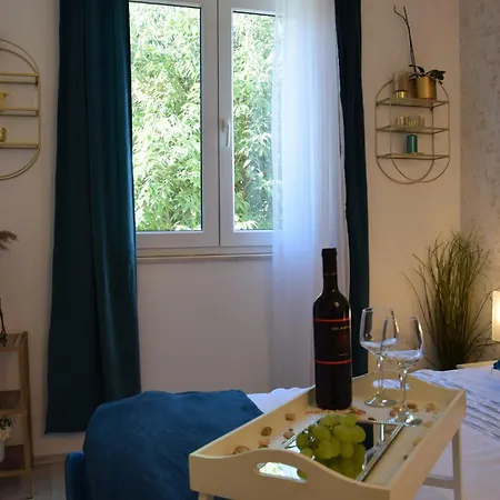 Apartman Del Mar Apartment, Two Bedrooms, Beachfront *