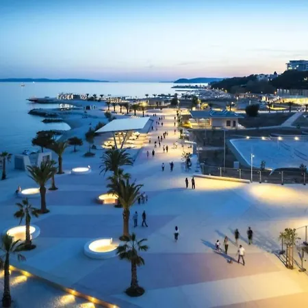 Del Mar Apartment, Two Bedrooms, Beachfront Apartman Split