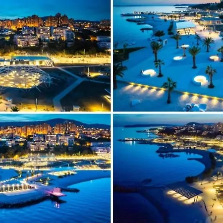 Del Mar Apartment, Two Bedrooms, Beachfront * سبليت