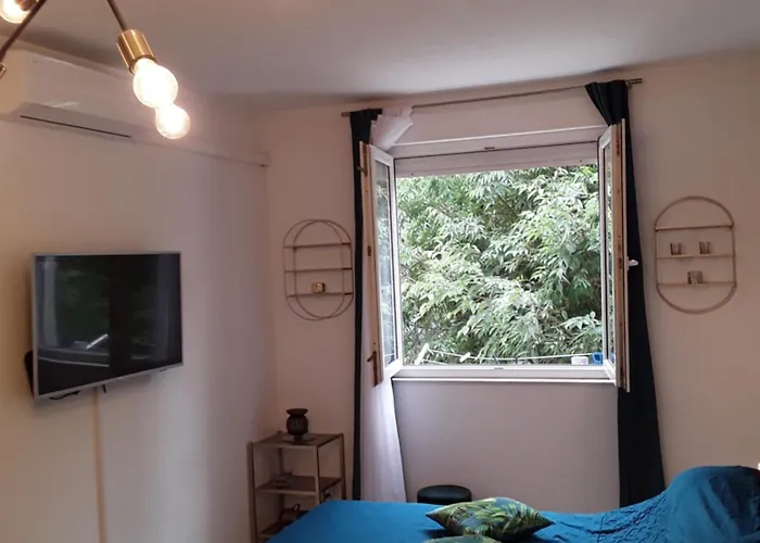 Διαμέρισμα Del Mar Apartment, Two Bedrooms, Beachfront *