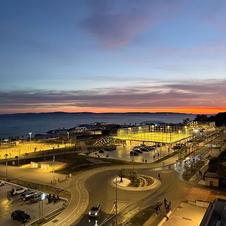 Del Mar Apartment, Two Bedrooms, Beachfront 스플리트