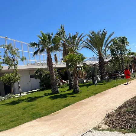 아파트 Del Mar Apartment, Two Bedrooms, Beachfront