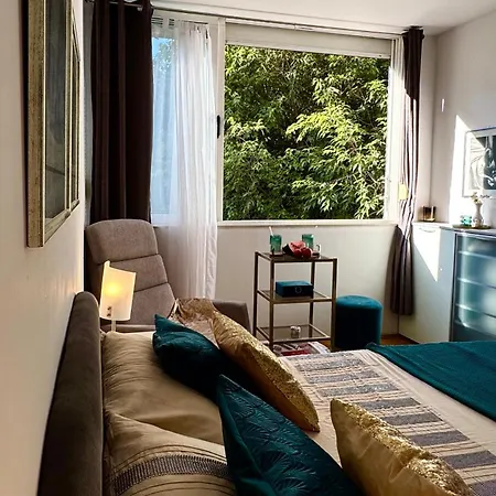 아파트 Del Mar Apartment, Two Bedrooms, Beachfront *
