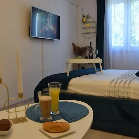 Del Mar Apartment, Two Bedrooms, Beachfront Apartmán *