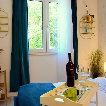 Apartmán Del Mar Apartment, Two Bedrooms, Beachfront Split