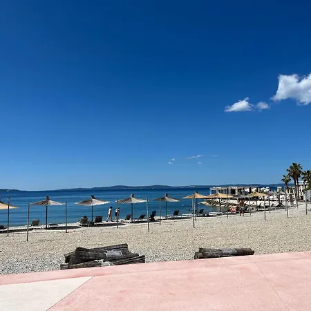 Apartmán Del Mar Apartment, Two Bedrooms, Beachfront